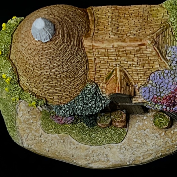 Lilliput Lane | The Hop Pickers | Club Symbol of Membership - Picture 4 of 16